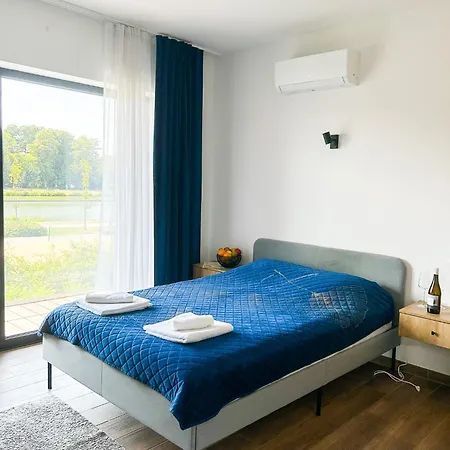 Aquarius Stawy Walczewskiego 8 *