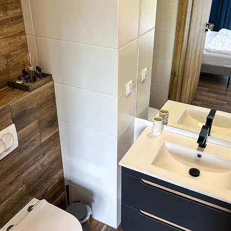 Apartman Aquarius Stawy Walczewskiego 8 *