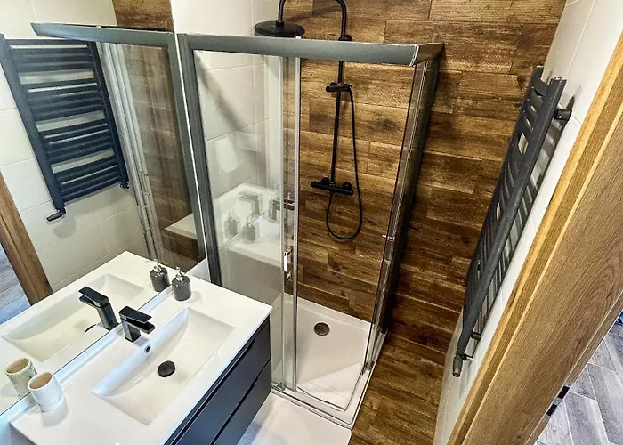 Aquarius Stawy Walczewskiego 8 *